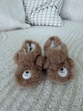 BABY Plush-faux fur Bear Slippers/boots- Brown&cream - NEW- size 0-3 M-15/16